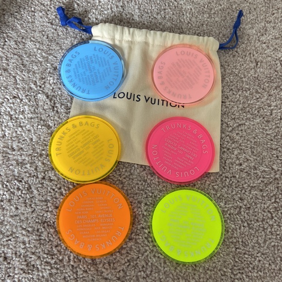 Louis Vuitton monogram coasters. Set of 2 - Picture 5 of 15